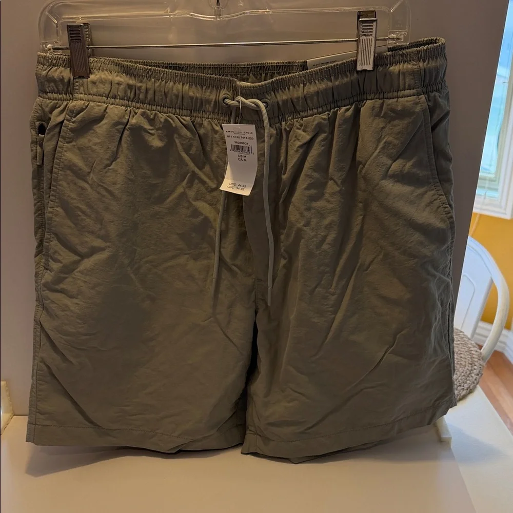 American Eagle Outfitters Men's Grey Trekker Athletic Shorts Sz M. NWT Box35